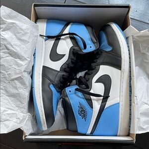 Used Men’s AJ1 High OG size 13 “UNC”